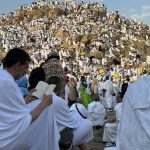 پخش زنده دعای عرفه از شبکه‌های تلویزیونی