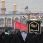 تشییع نمادین پیکر امام حسن (ع) در بین‌الحرمین + عکس
